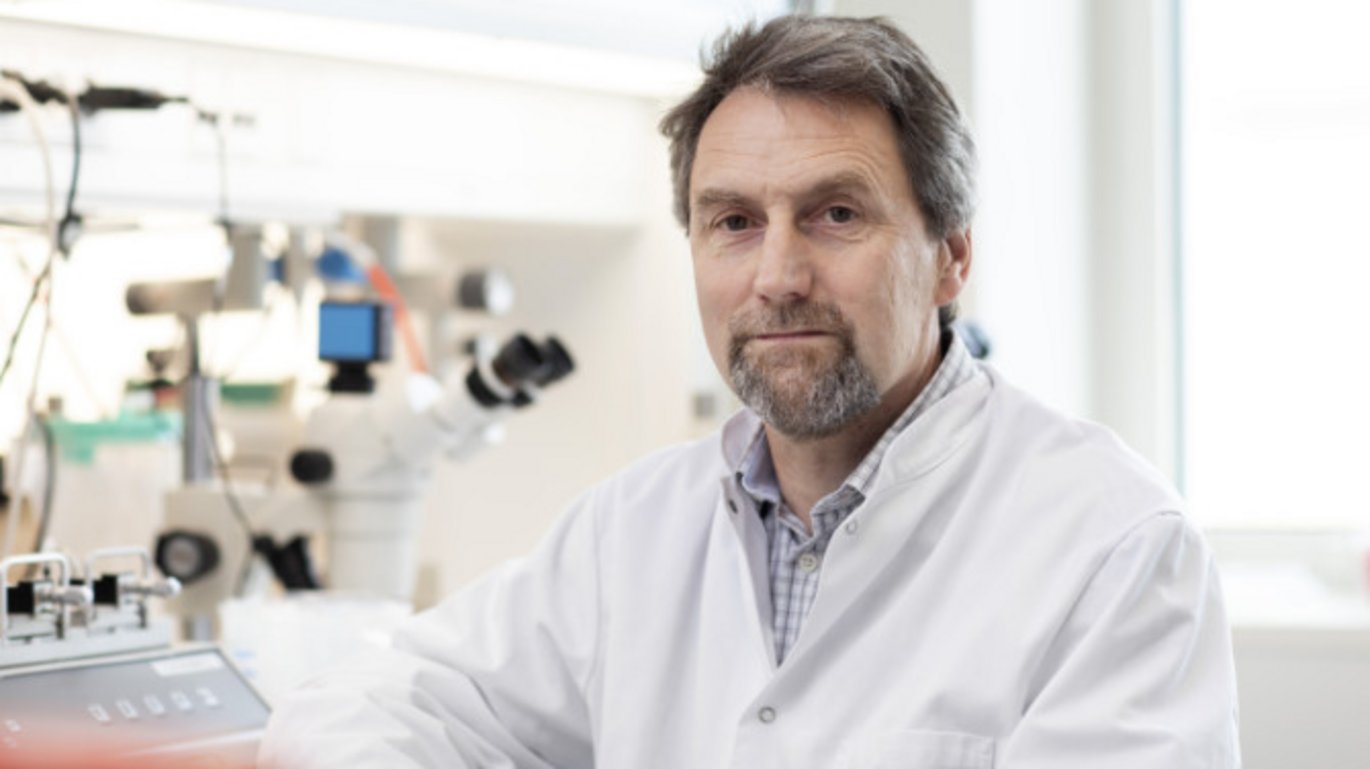 Ulf Simonsen fra Institut for Biomedicin får 5,3 millioner kroner til coronaforskning. Foto: Lars Kruse/AU.