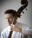 Jazzmusikeres hjerner reagerer stærkere på selv små ændringer i musik end rockmusikeres hjerner. Det viser forskning foretaget af den tværvidenskabelige forskningsgruppe Music in the Brain, som ledes af professor Peter Vuust.