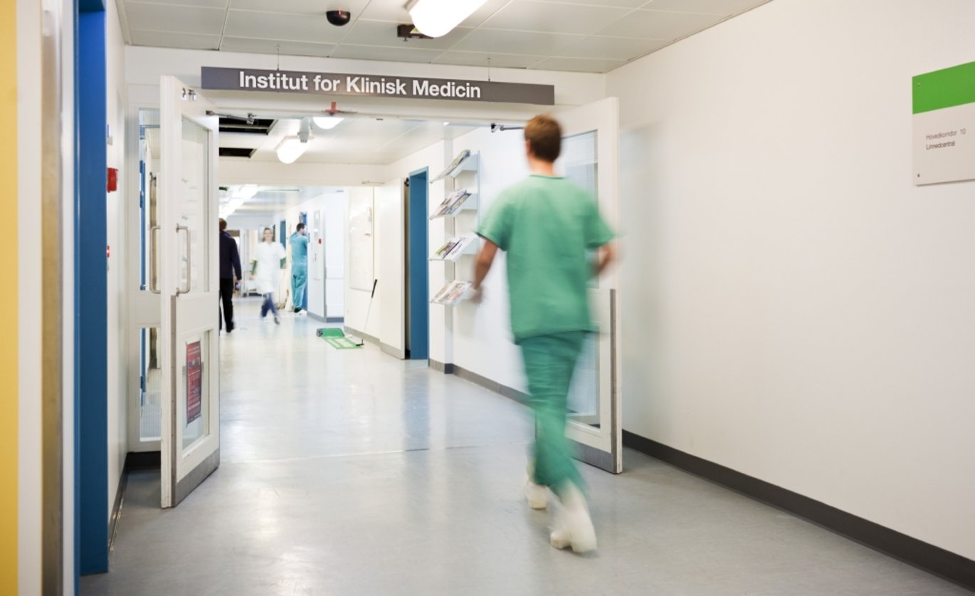 Øget synlighed og bedre udnyttelse af faciliteterne skal gøre det lettere at tiltrække flere kliniske forsøg til Institut for Klinisk Medicin og Aarhus Universitetshospital.